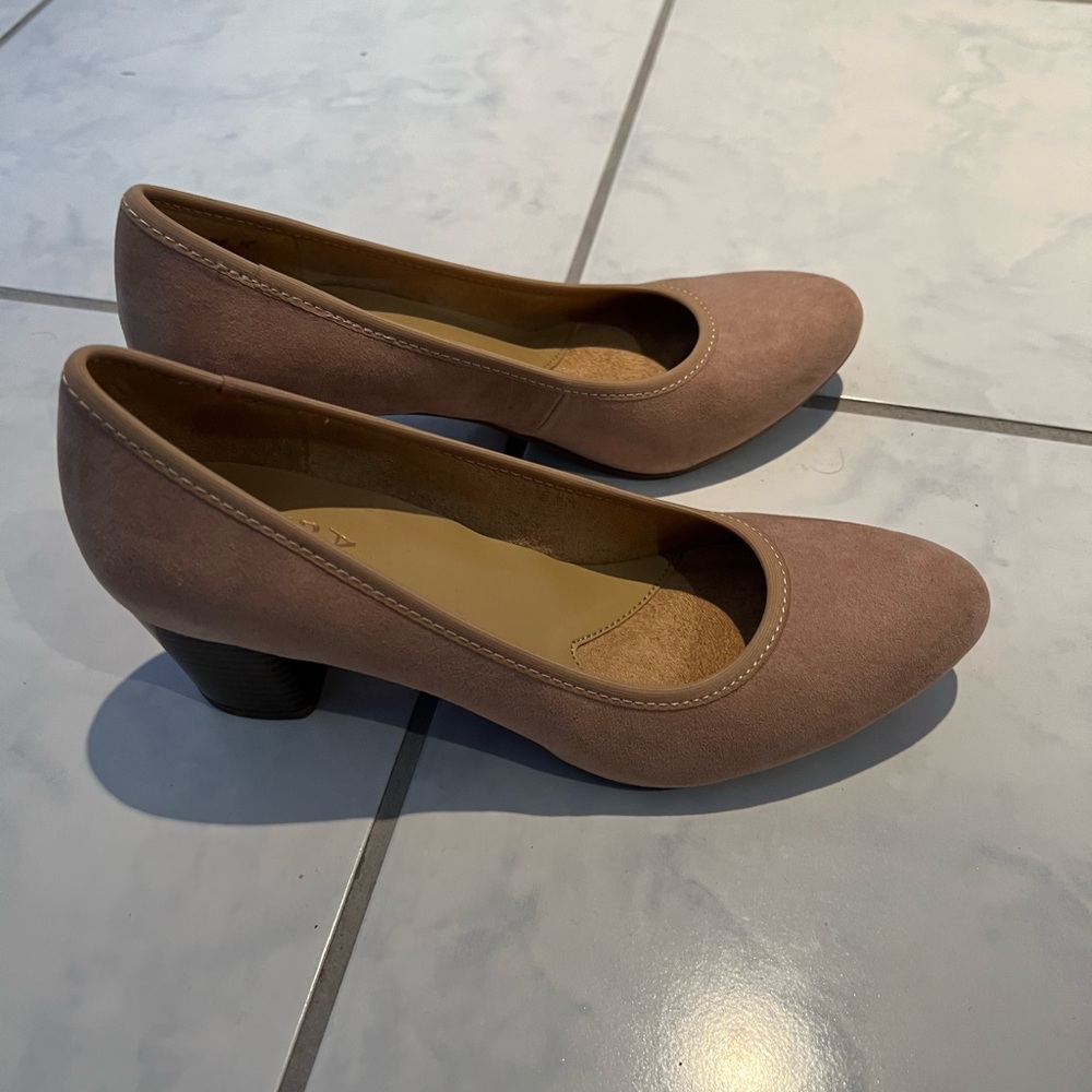 Elegant Brown Women's Heels